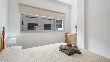 Fer et planche Ă repasser, draps fournis