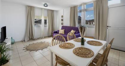 Apartamento 'Jimaguas' en Tamaduste, El Hierro, con terraza y vistas a la montaña
