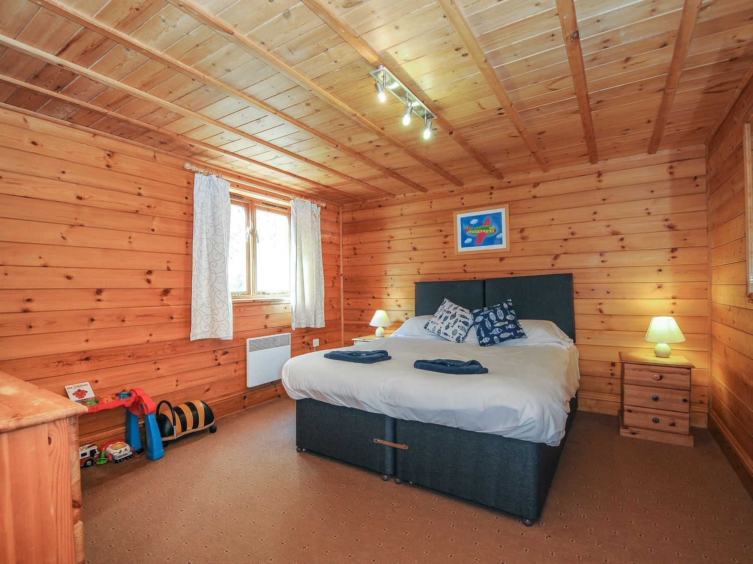 4 bedrooms, individually decorated, individually furnished, free WiFi