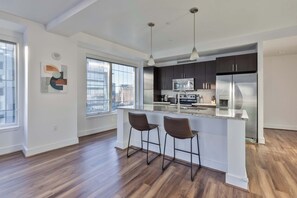 Fridge, microwave, oven, stovetop - Stylish Seaport Apt Near Waterfront (Boston, MA)