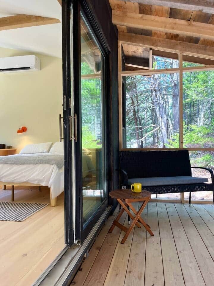 アイロン / アイロン台、WiFi (無料)、ベッドシーツ