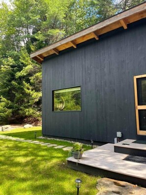 Terrace/patio - Spruce Studio: Near Beach+FirePit+Pond+Heat/AC+Fast WiFi (Georgetown)