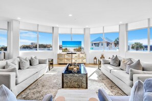 Condo, várias camas (Viridian 201) | Área de estar