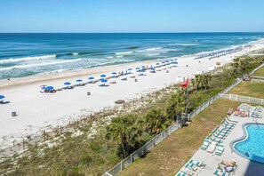 On the beach - Beachfront Bliss at Long Beach, Ocean Views With Free Beach Chair Service (Panama City Beach)