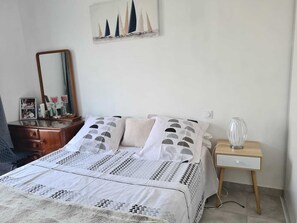 Ferros/tábuas de passar roupa, Wi-Fi, roupa de cama