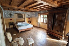 4 camere, ferro/asse da stiro, Wi-Fi
