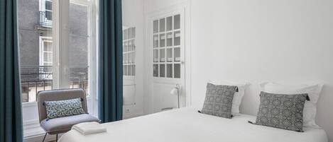 熨斗/熨衣板、WiFi、床单