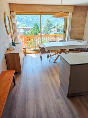 Dining - Quiet T4 with unique view in Bourg-Saint-Maurice (Bourg-Saint-Maurice)