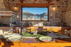 Outdoor dining - Anemos Mountain Villa - Your Perfect Mountain Retreat (Arachova)
