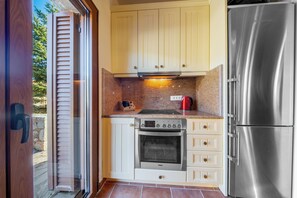 Private kitchen - Anemos Mountain Villa - Your Perfect Mountain Retreat (Arachova)