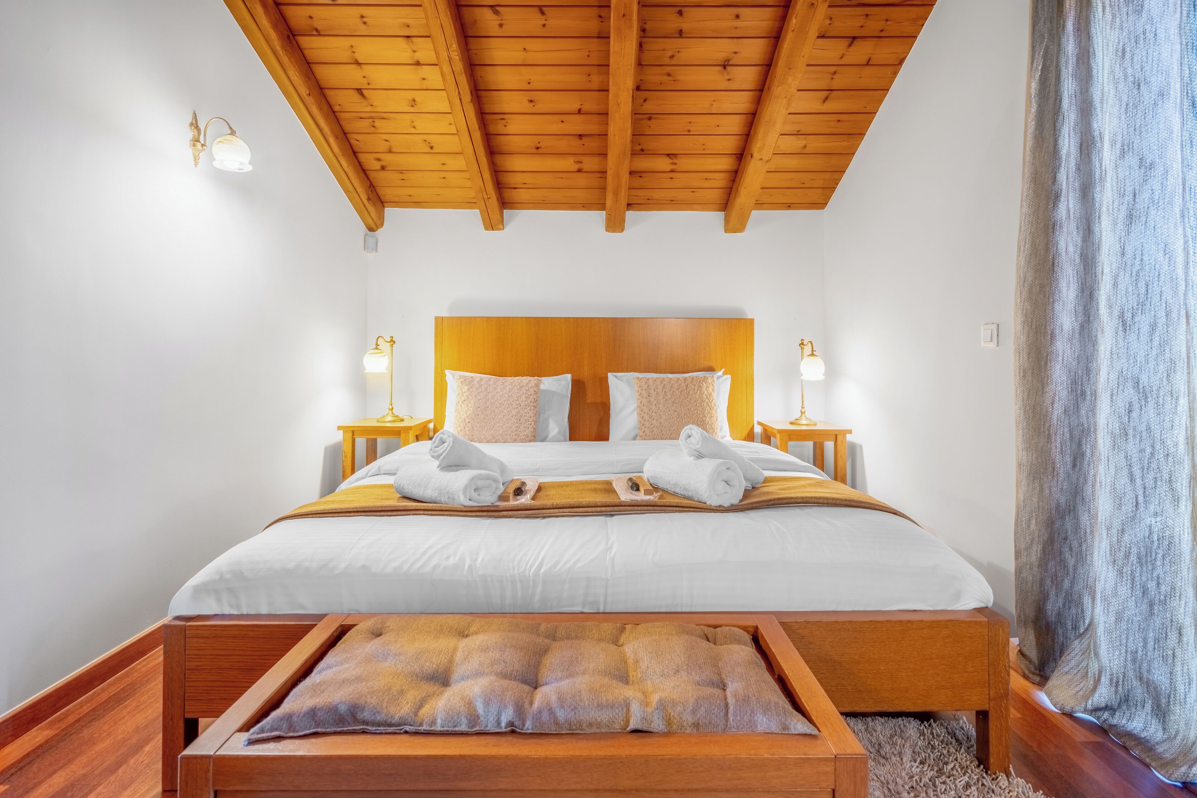 2 bedrooms, desk, iron/ironing board, travel crib