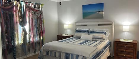 Iron/ironing board, Internet, bed sheets