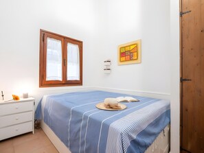 3 chambres, fer et planche à repasser, draps fournis