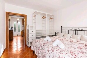 2 bedrooms, iron/ironing board, bed sheets - Cà San Cosmo (Venezia)