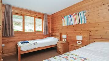 2 bedrooms, individually decorated, individually furnished, free WiFi