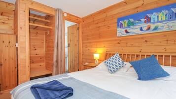 2 bedrooms, individually decorated, individually furnished, free WiFi