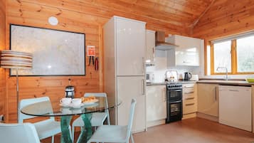 Dishwasher, cookware/dishes/utensils