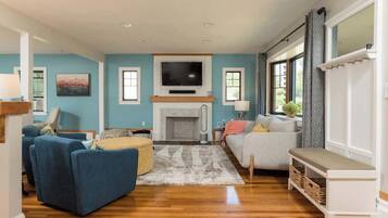 Télévision, jeux vidéo, espaces bureaux