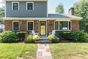 Exterior - Charming New England Home (Woburn)