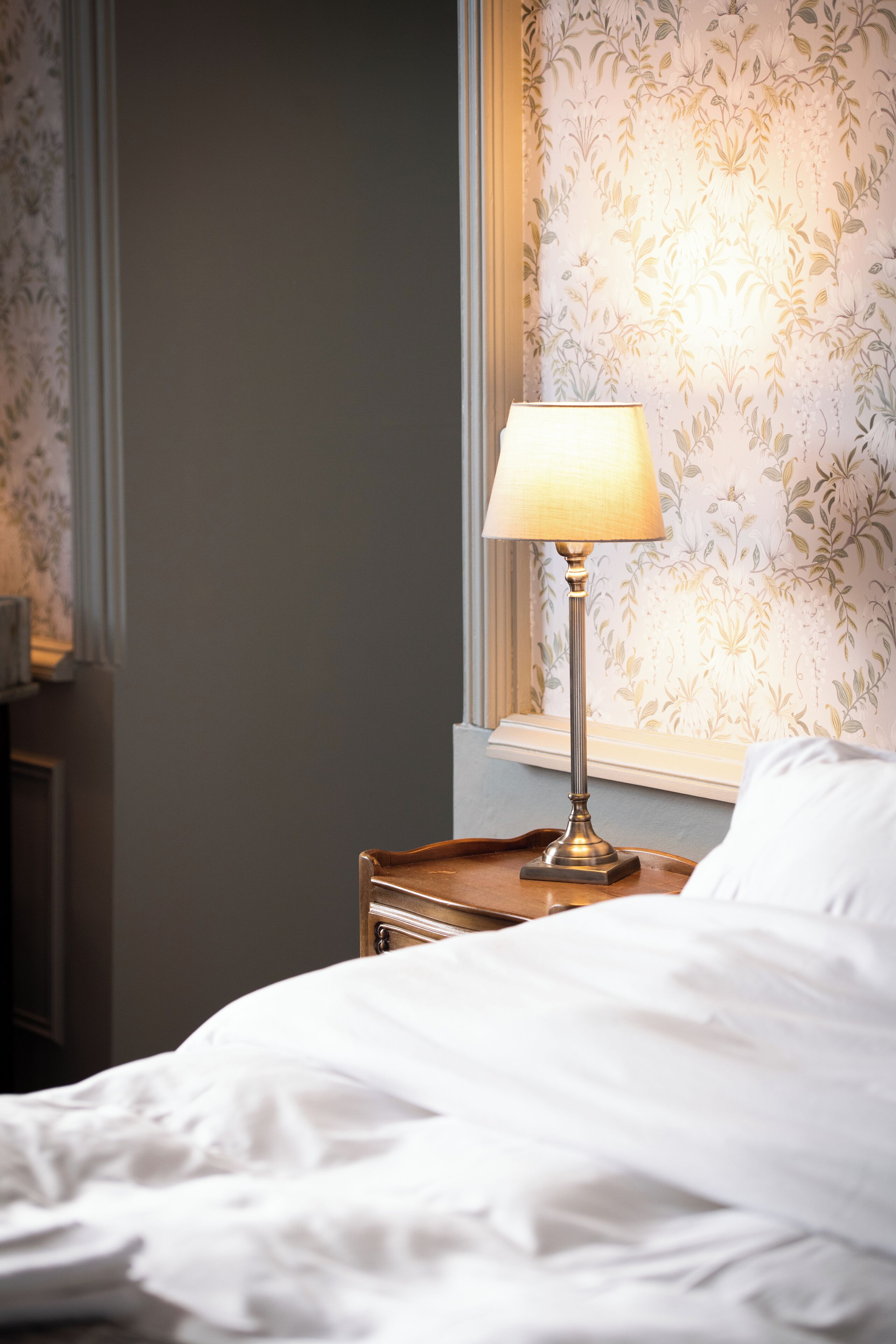 2 bedrooms, desk, iron/ironing board, travel crib