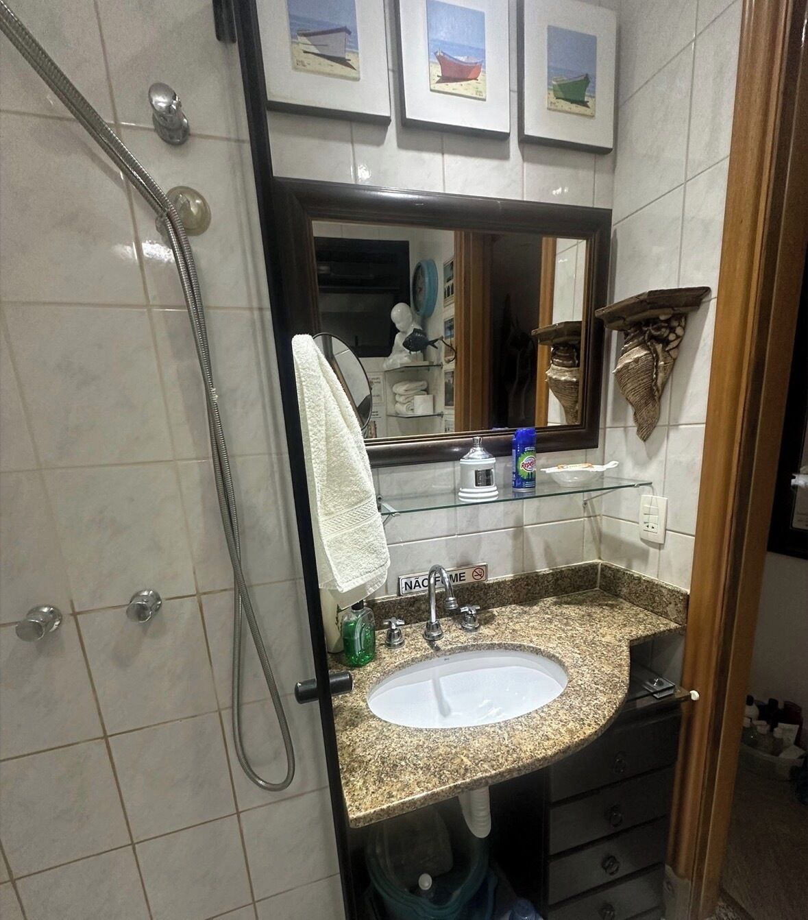 Handtücher, Seife, Toilettenpapier