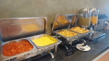 Bao gồm bữa sáng buffet hàng ngày