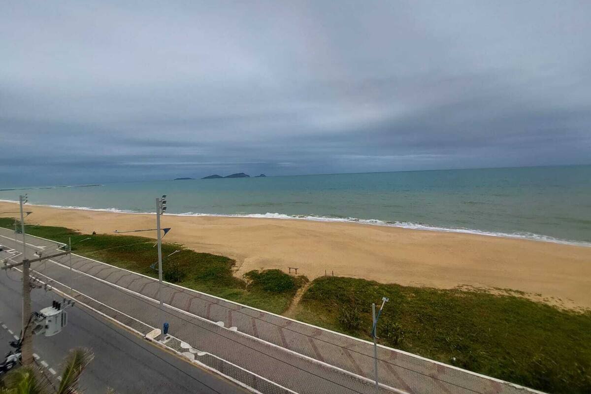 Phòng 4 Deluxe, quang cảnh biển | Két bảo mật tại phòng, bàn, khu vực làm việc phù hợp cho laptop