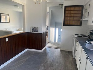 Mikroaaltouuni, uuni, liesi