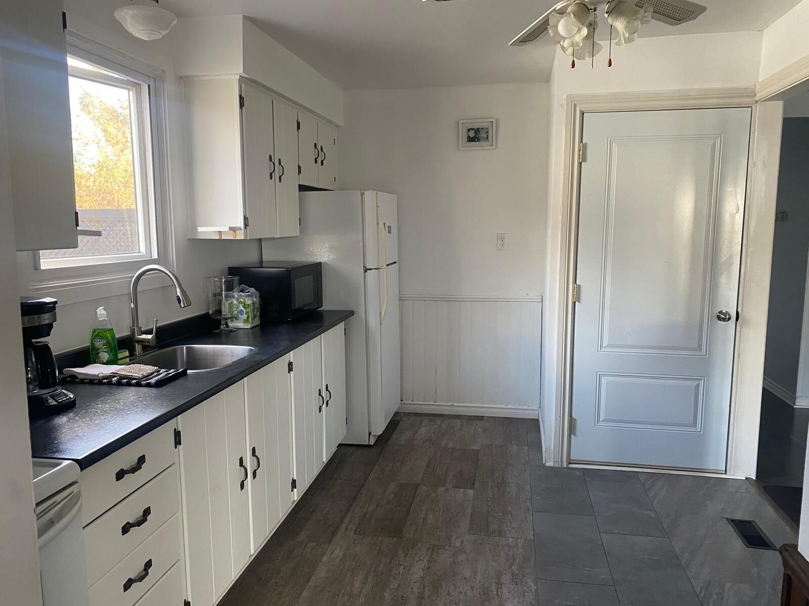 Microondas, horno, placa de cocina