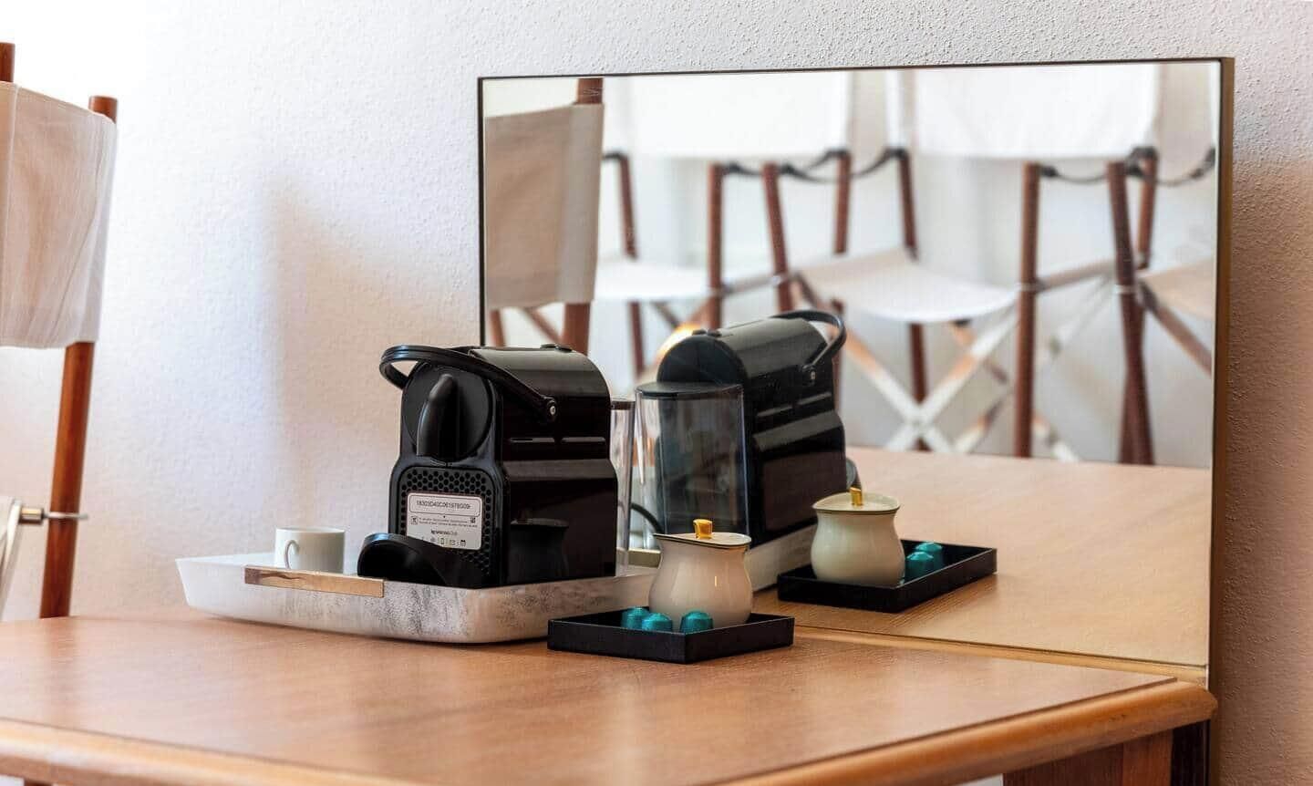 Kaffee und/oder Kaffeemaschine