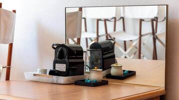 Kaffee und/oder Kaffeemaschine