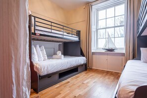 Bügeleisen/Bügelbrett, kostenloses WLAN, Bettwäsche