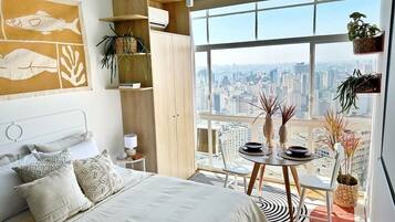 Bügeleisen/Bügelbrett, Internetzugang, Bettwäsche