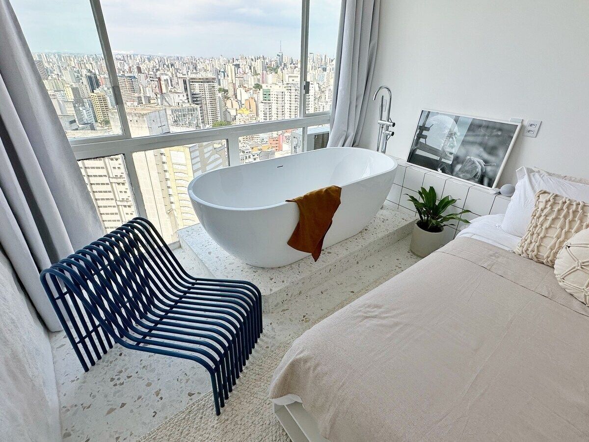 Fer et planche à repasser, draps fournis