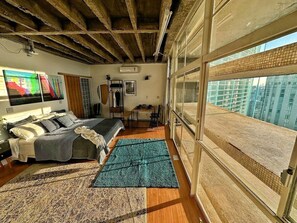 Iron/ironing board - Sunset @ Copan - 27th Floor with Air Conditioning and Queen Bed (São Paulo)