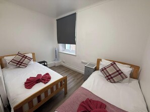 2 bedrooms, iron/ironing board, free WiFi, bed sheets - Blackpool - Apartment - Sleeps 6- Coastal Stay (Blackpool)