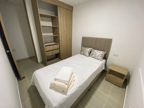 3 chambres, fer et planche à repasser, accès à Internet, literie fournie