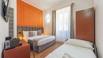 Quarto (1 Bedroom) | 1 quarto, escrivaninha, ferros/tábuas de passar roupa, roupa de cama