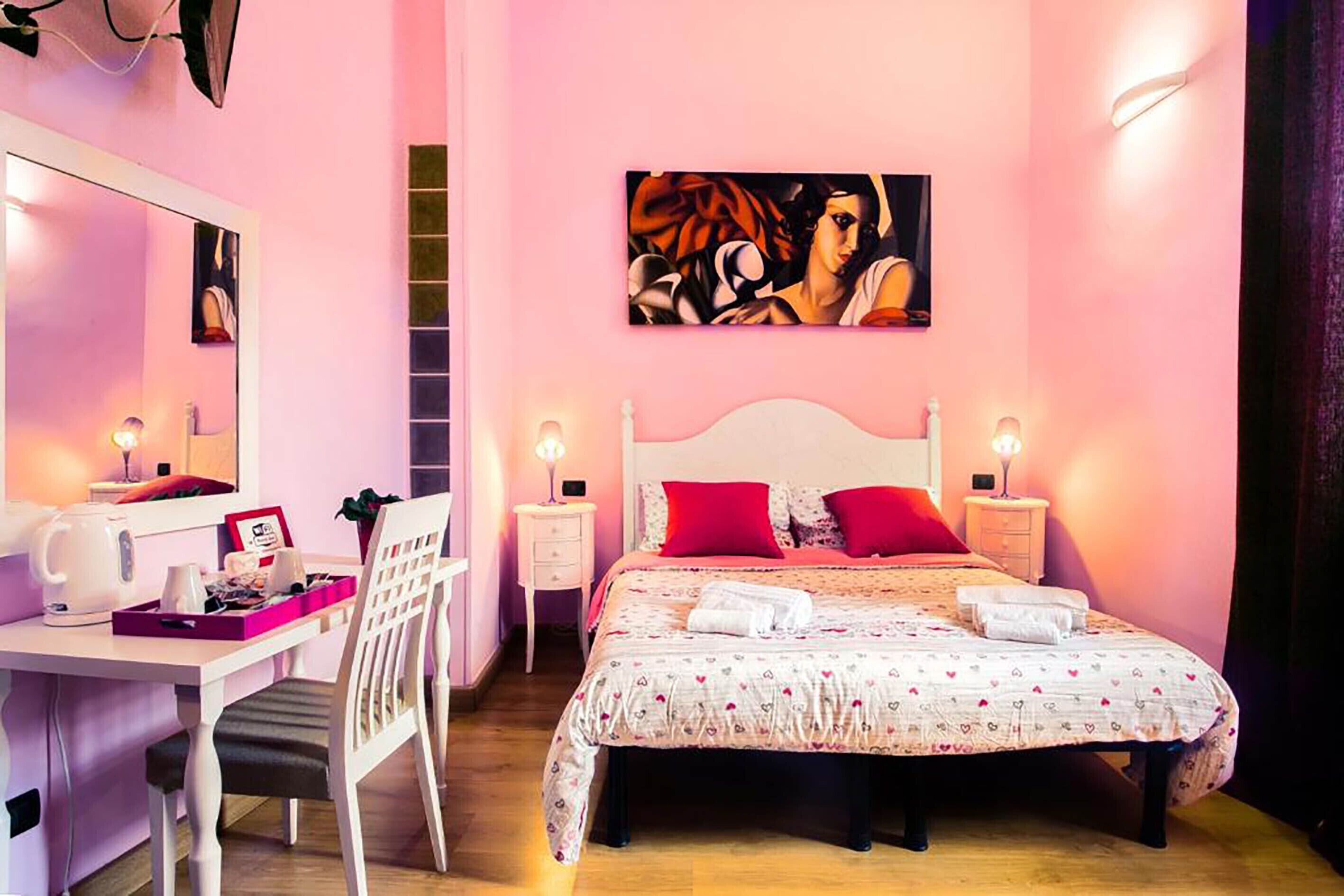 Room (1 Bedroom) | 1 bedroom, bed sheets