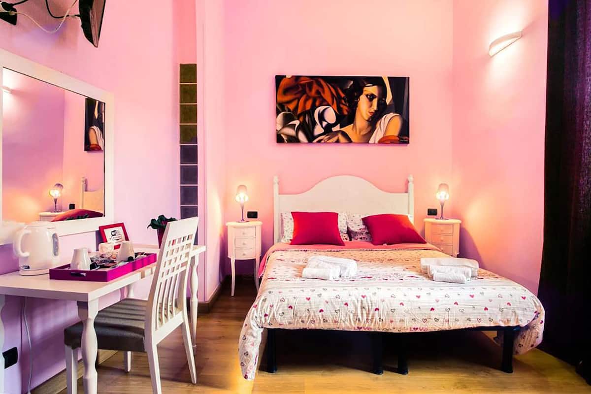 Room (1 Bedroom) | 1 bedroom, bed sheets