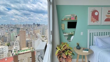 Ferros/tábuas de passar roupa, acesso à internet, roupa de cama