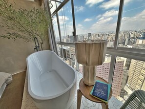 Interior - Noren - a library in the sky @ Copan (São Paulo)