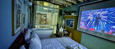 Iron/ironing board, bed sheets