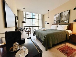 Iron/ironing board, internet, bed sheets