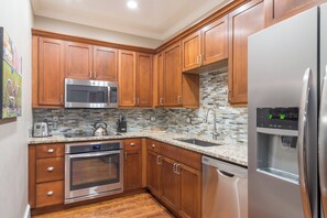 Fridge, microwave, oven, stovetop - Two-bathroom residence has a great in-town location and luxury amenities. (Telluride)