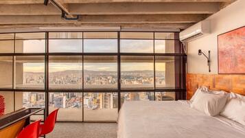 Fer et planche à repasser, accès Internet, draps fournis