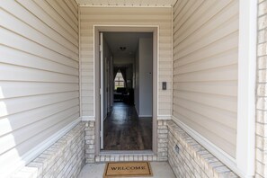 Exterior detail - Charming 3-bedroom house in lovely Conway with AC comfort (Conway)