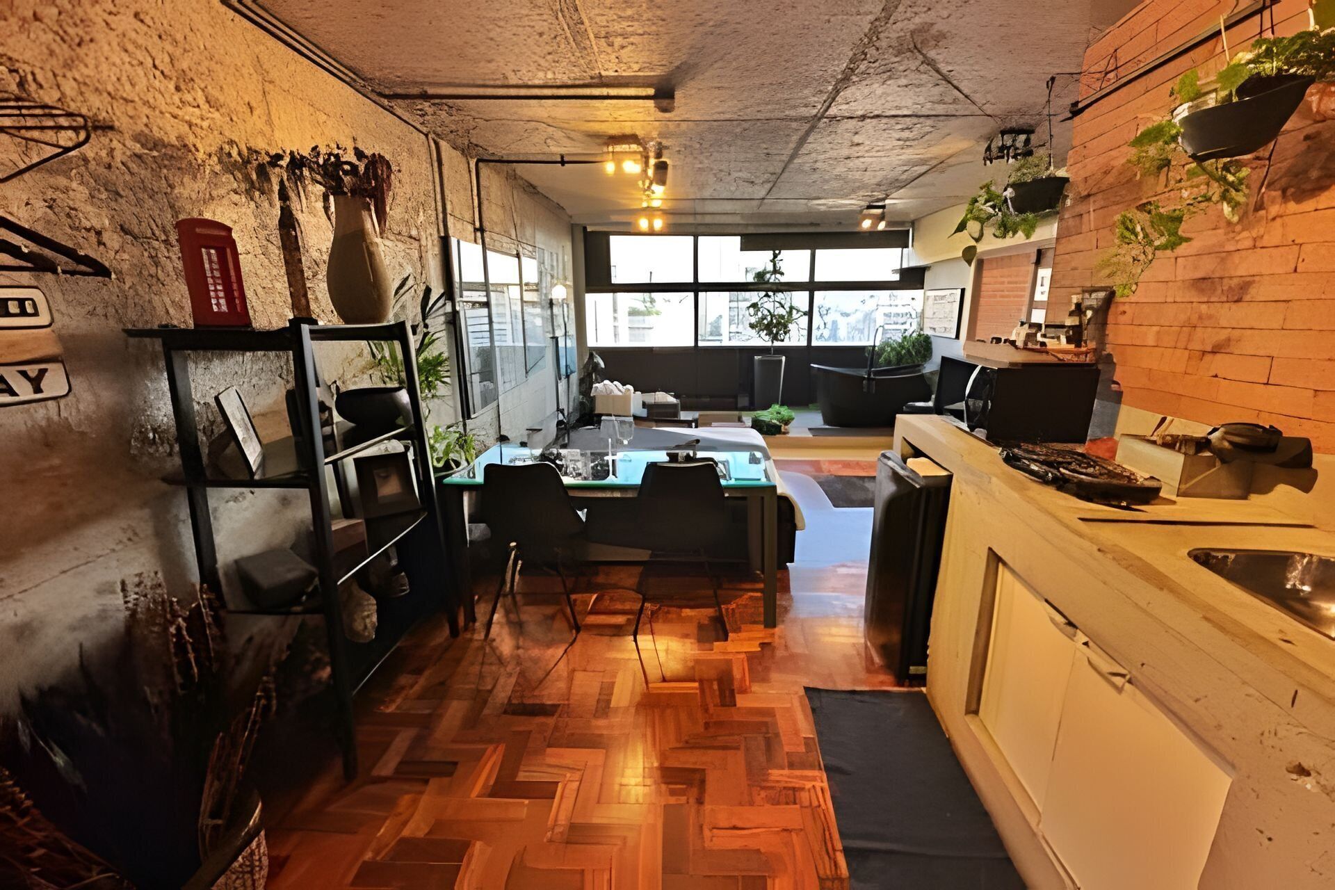 Mikrobølgeovn og kjøkkenutstyr