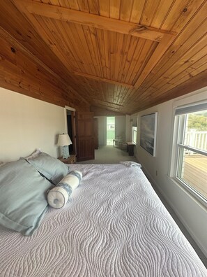 4 bedrooms, iron/ironing board, WiFi, bed sheets - Charming 4-bedroom cottage in Scituate perfect for your beach getaway (Scituate)