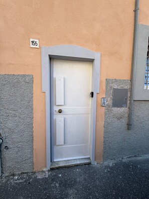 Exterior detail - Sea Village (Livorno)